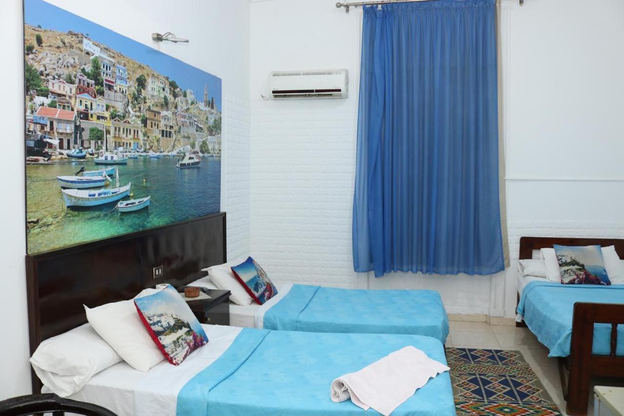 Acropole Hostel